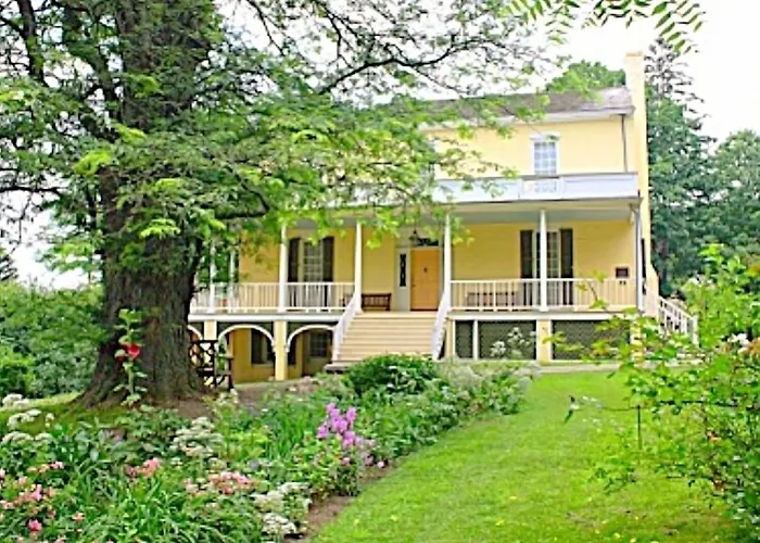 Cheap hotel: Catskill Motor Court