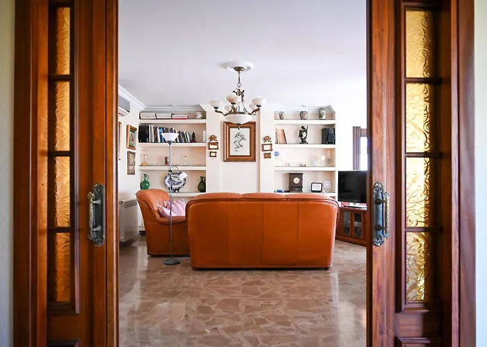 Villa Peralta, Heated And Private Pool ,Near Beach And Golf !