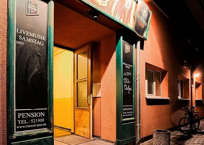 Restaurant & Pension Ruessel - Pub
