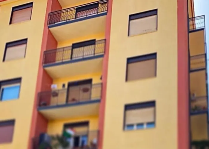 Five Rooms Brolo