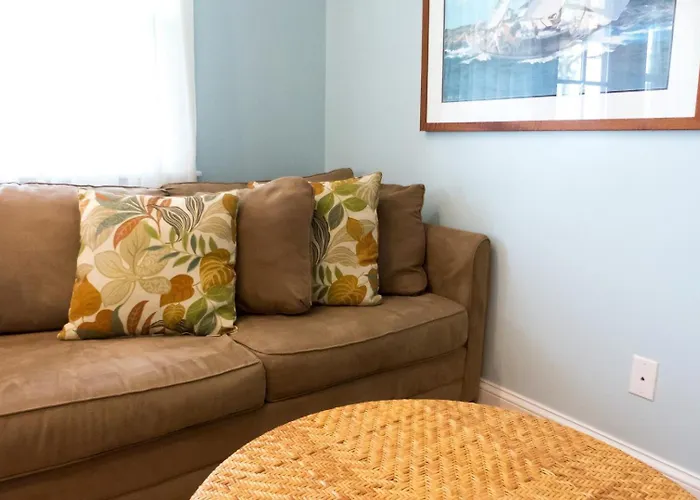 Beautiful & Romantic 1Br Cottage W/Beach Locker
