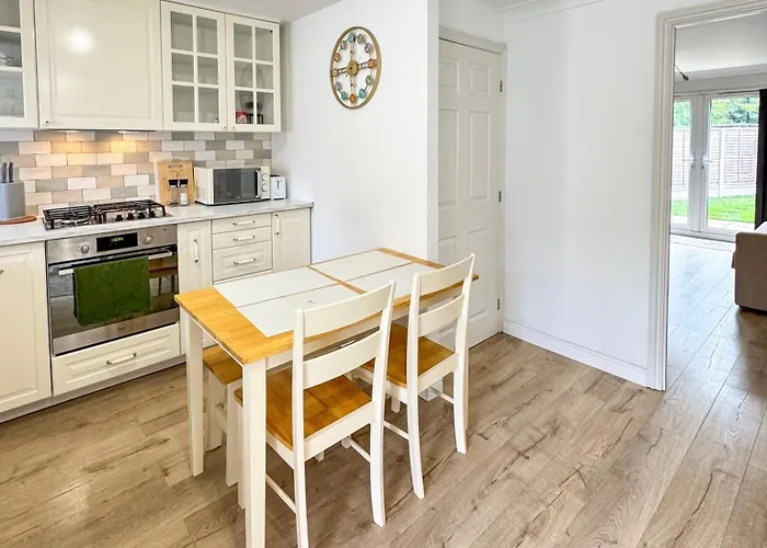 Mezzo House- Entire Property