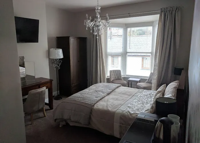 Lion House Bed & Breakfast With Restaurant