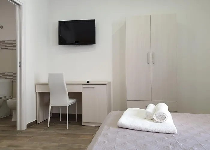 Gio Rooms