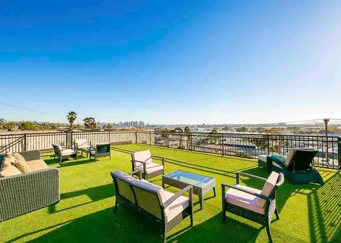 Stunning Views, Rooftop Vista, Pool & Spa