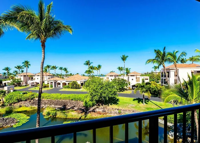 Tropical Penthouse With Resort Views