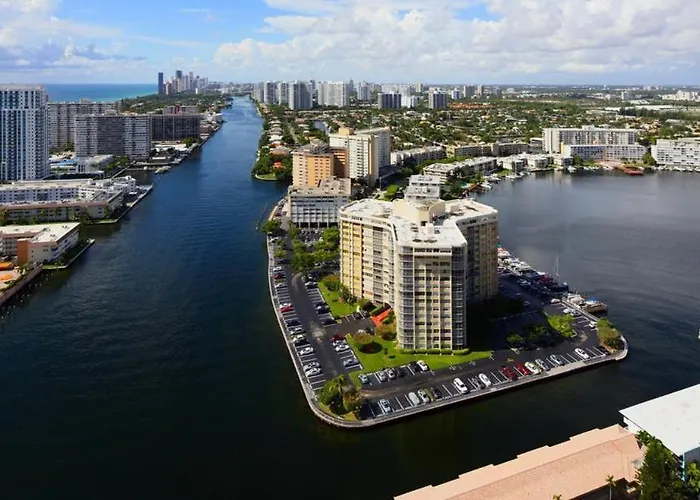 Hallandale Urban Rooms