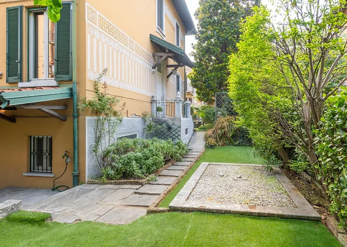 Exclusive Italian Garden Villa In Milan