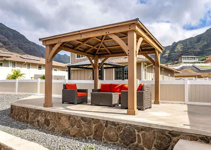 Makaha Villa By Avantstay