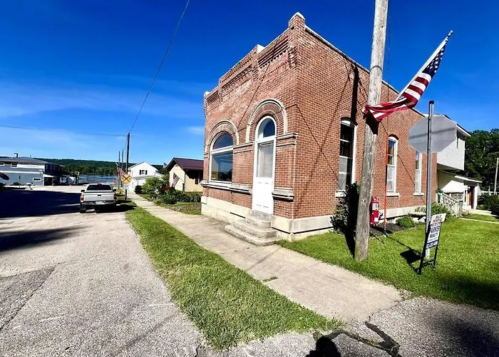 Clayton Bank On The Banks Of The Mississippi!