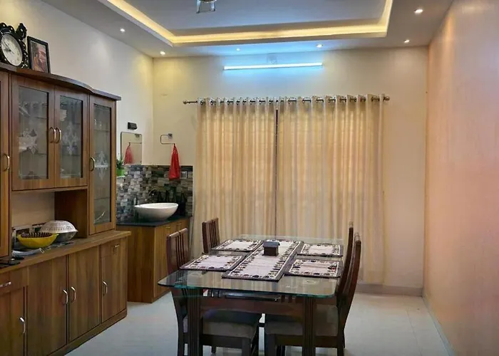3Bhk Radhas Residence Inn, Near Alappuzha Beach