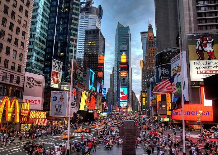 Lavish Columbus Circle Apartment By Central Park & Times Square (Adults Only)