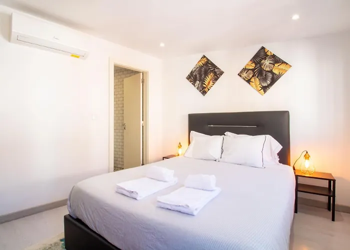 Alto Da Lapa House W Parking By Lovelystay