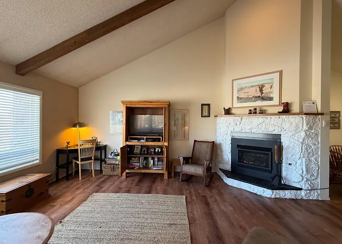 Talisman Amazing Views Walk To Uptown Sleeps 4