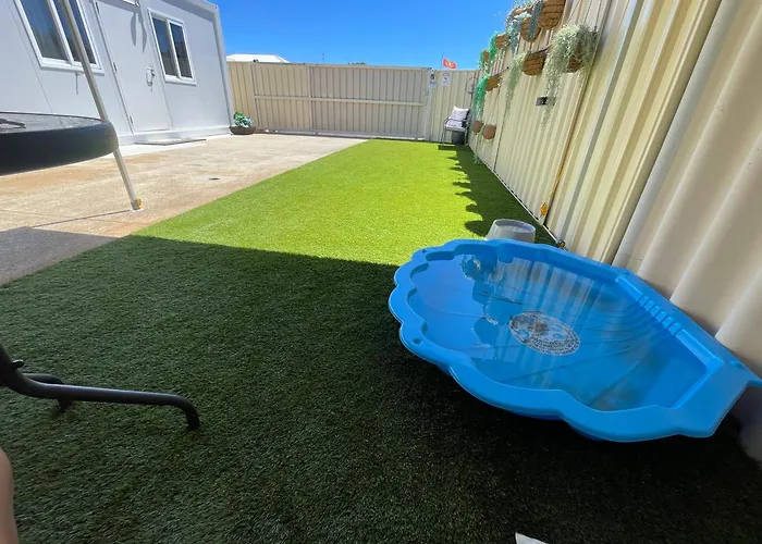 Wannanup Retreat - Sleeps 2 - Pet Friendly