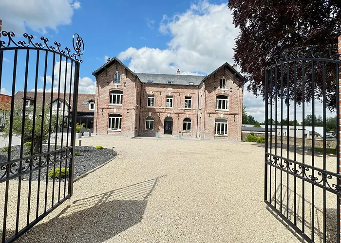 Aura Castle