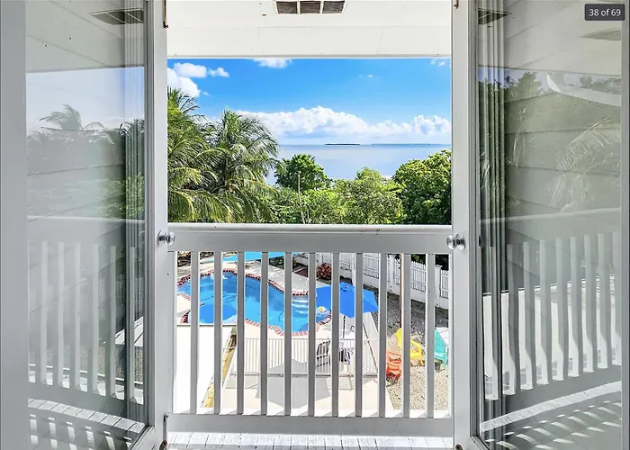 Ocean View With Pool, 4 Bedroom Vila Near Key West