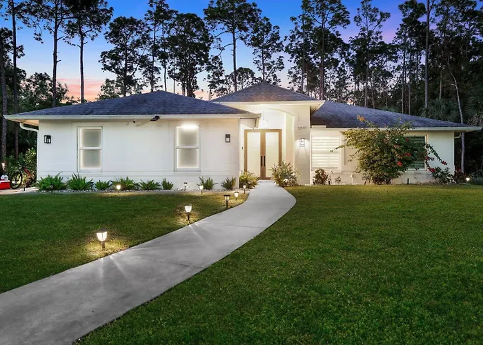 Lux Fam Private Resort Pool Spa, 2 Private Pickleball Courts, Basketball, Ping Pong Table, Mini Golf, Close To Beach & Dining Home Sleeps 8