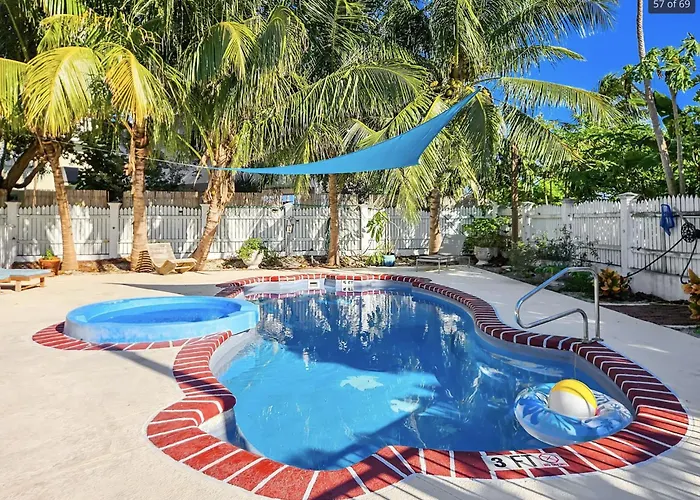 Ocean View With Pool, 4 Bedroom Vila Near Key West