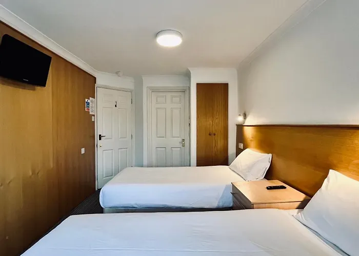 West Cromwell Hotel