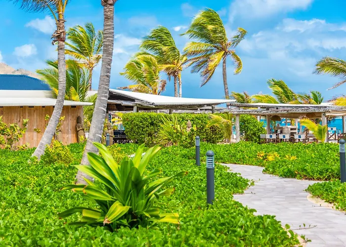 Resort: Orient Beach Hotel