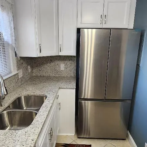 Unique 2 Bedroom / 2 Bath Condo In Myrtle Beach