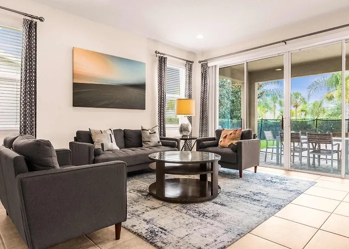 Your Dream Vacation Awaits Family 10-Bd Villa