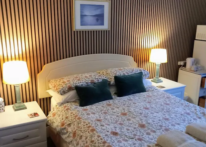 Regis Lodge Guest House