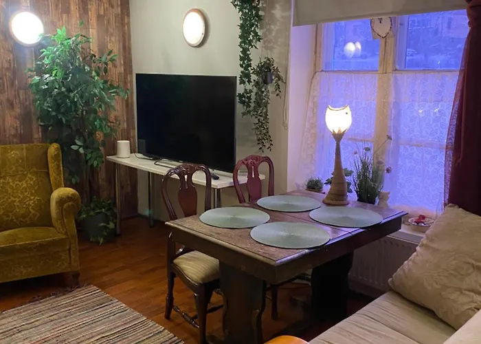 Villa Puistolan Huone