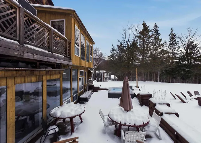 The Mahogany House Near Mt Snow Hot Tub Pool