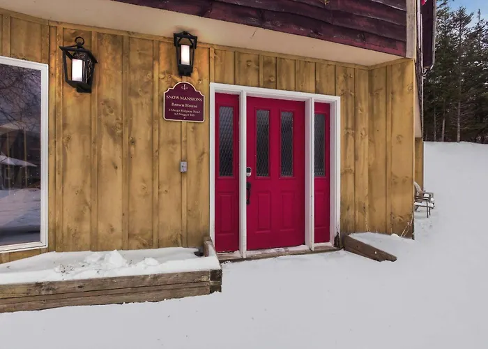 The Mahogany House Near Mt Snow Hot Tub Pool