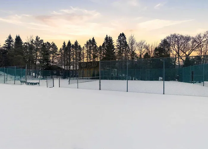 Myrtle Villa 7Br Near Mount Snow With Indoor Heated Endless Style Pool Outdoor Hot Tub