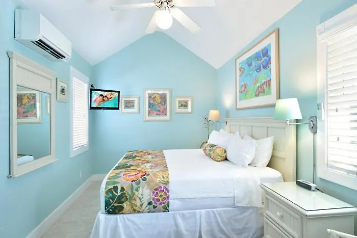 Center Court-Boutique Old Town Lodging