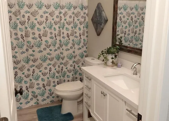 Cozy Coastal Gem!