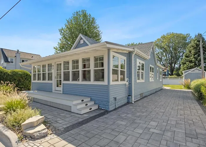 House Haven Steps From North Beach Walk To Town