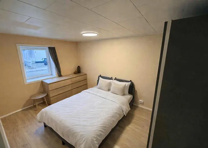 Hel Hus I Rolig By