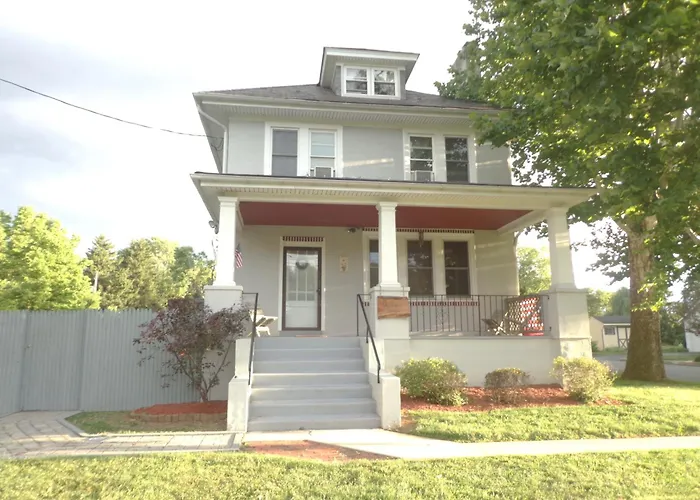 Oakland Guest House