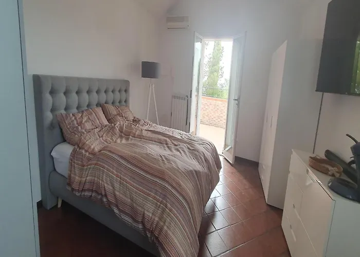 3-Apartment Coastal Italian Villa