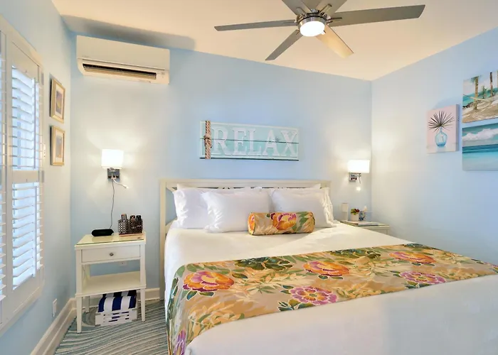 Center Court-Boutique Old Town Lodging