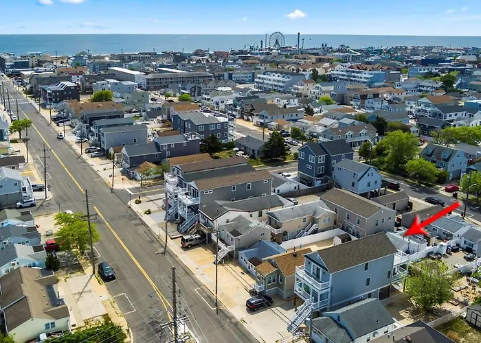 3 Bedroom 2 And Half Baths 2 Blocks To Beach And Boardwalk 8 Beach Badges