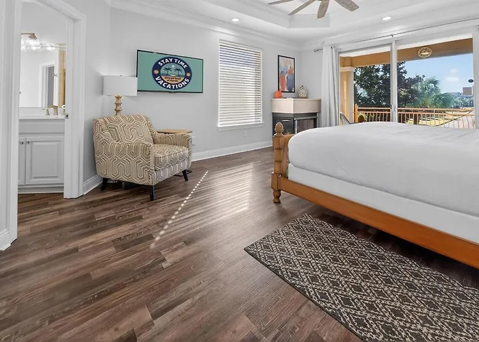 Free Golf Cart With Easy Beach Access And Resort Amenities, Pool, Tennis, And More