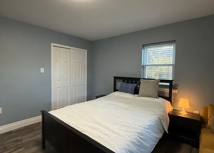 Spacious Private Room In A New House With Private Bathroom Close To Center City