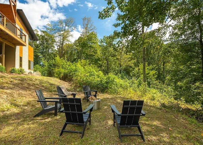Luxury Mtn Home, Grandfather Mtn Views, Hot Tub, Sauna