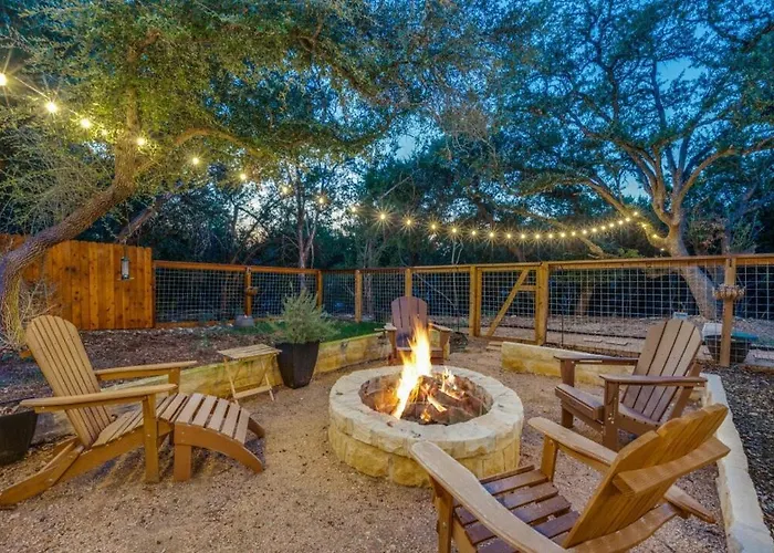 Hot Tub, Fire Pit, Lux Interior, Pet Friendly