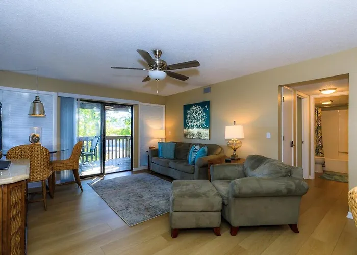 Lakefront Condo With Indoor Pool
