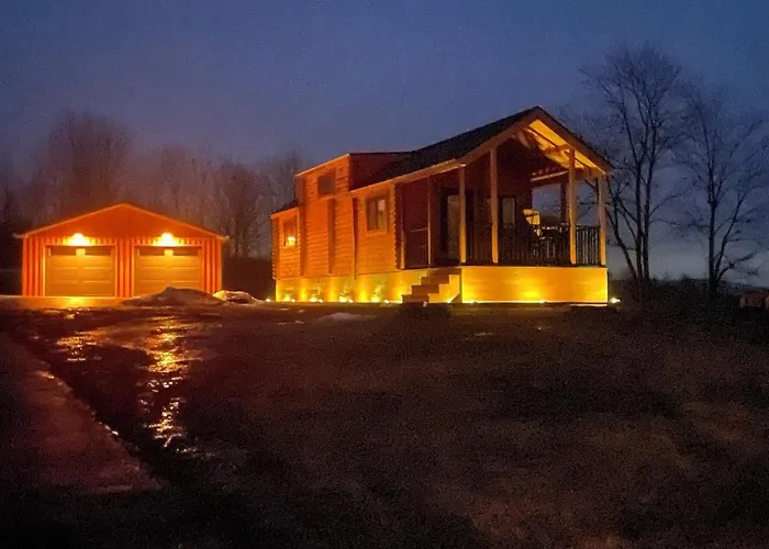 Private Cabin- Firepit, Hot Tub, Mountain Views, Farm Charm