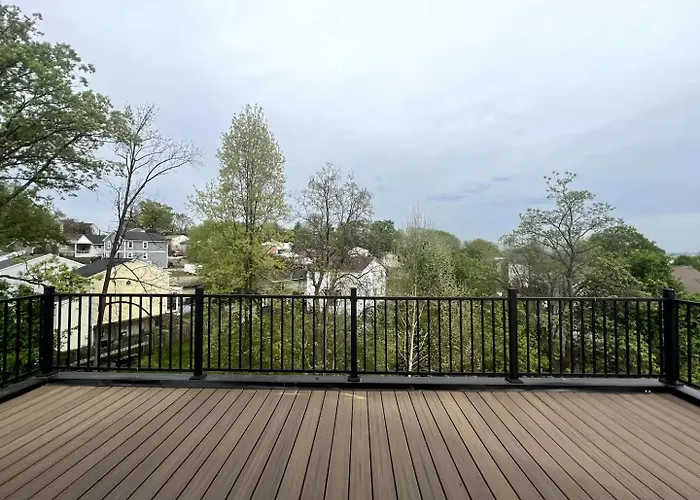 35 Owners Penthouse - 1 King Bed, Private Bathroom - Nonsmoking