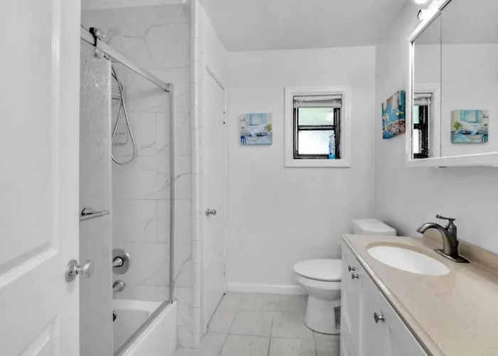 Spacious Home Minutes To The Beach