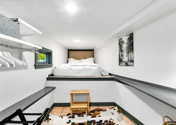 Montlake Studio In Spite House