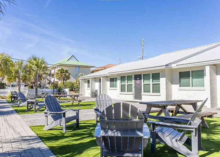 2 Barracuda 2 Bedroom 2 Ba Cottage Near Beach
